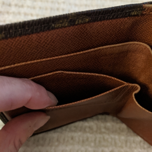 AUTHENTIC Vintage Louis Vuitton Monogram Wallet - Picture 9 of 16